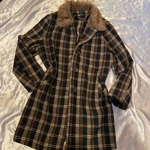 Plaid long coat with fur trim